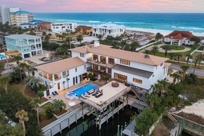 Villa Blanco - Luxury Beach View Vacation House for Large Group with Private Pool and Boat Slip on Holiday Isle in Destin, FL - Five Star Properties Destin/30A
