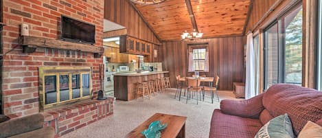 Roscommon Vacation Rental | 3BR | 1BA | Single-Story Cabin | 3 Steps to Enter