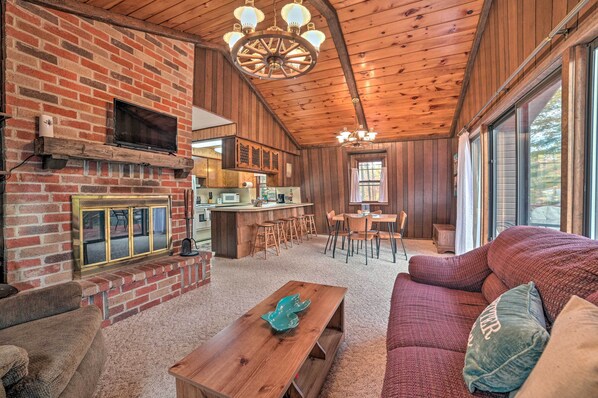 Roscommon Vacation Rental | 3BR | 1BA | Single-Story Cabin | 3 Steps to Enter