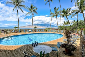 Remodeled Oceanfront Condo w/Easy Beach Access, Private W/D, Shared Pool & Grill