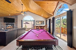 Billiards. (Linaker Lodge)