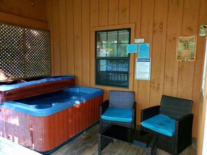 Hot Tub and sitting area