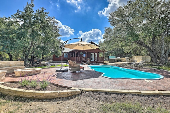 Dripping Springs Vacation Rental | 2BR | 2BA | Step Required | 1,229 Sq Ft