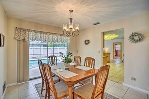 Dining Room | Access to Kitchen