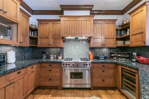 5001 Northstar Dr Apt 402-print-021-026-Kitchen-3360x2240-300dpi_1