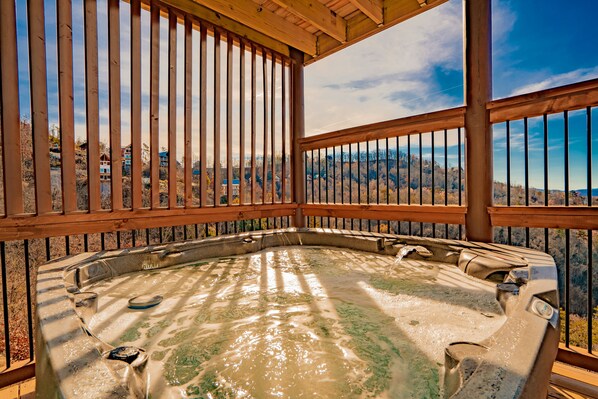 Outdoor spa tub