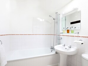 The Nidderdale Suite Bathroom