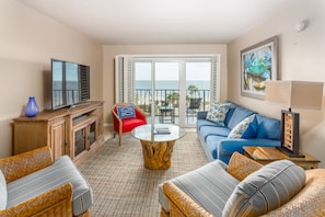 Beach Club 329 - Living Space