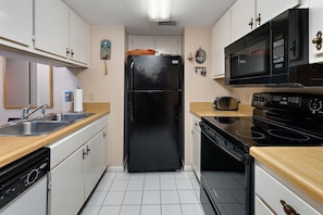 Shipwatch 110 - Kitchen