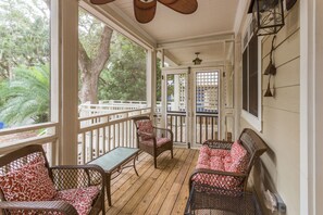 607 May Joe - Front Patio