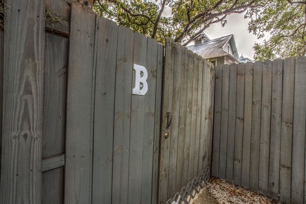 510 B Magnolia - Entry Gate