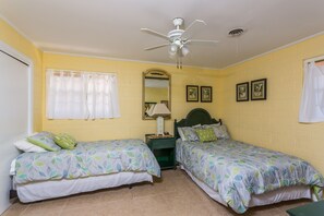 510 B Magnolia - Guest Bedroom