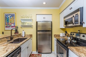 Shipwatch 306 - Kitchen