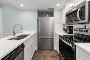 Shipwatch 102 - Kitchen