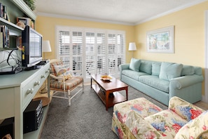 Beach Club 414 -Living Space