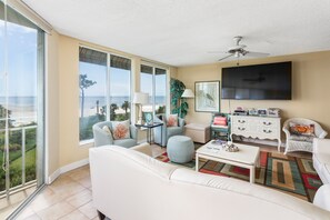 North Breakers 412 - Living Space