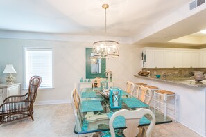 Saint Simons Grand 123 - Dining Space