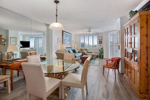North Breakers 505 - Dining Space