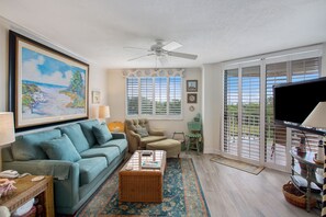 North Breakers 505 - Living Space