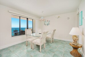Dining with an oceanfront view!