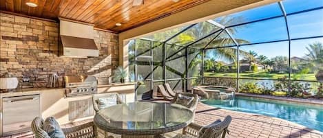 Outdoor Kitchen, Pool & Spa