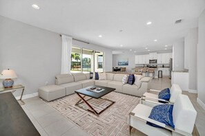 7673 Fairfax Dr_Reunion_15.jpg