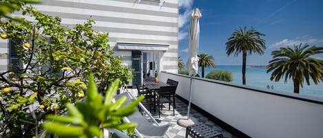 Terrace in front of the sea 