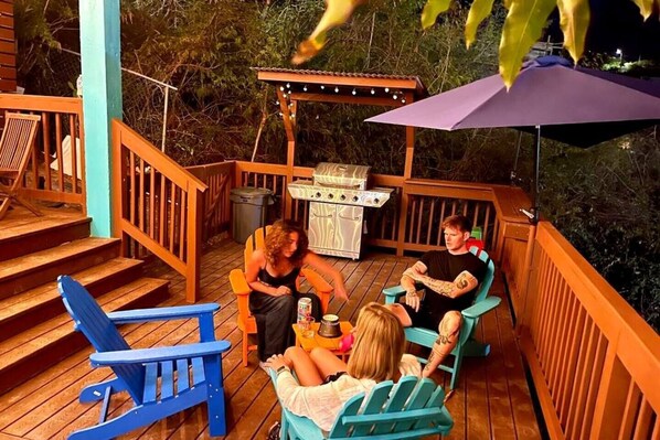 Patio and Grilling Area (1)
