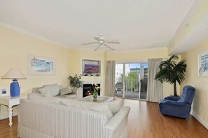 Living Room (1)