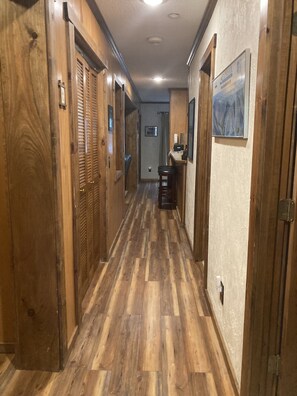 Coming into the unit (Floors - Renovated MAY 2023)