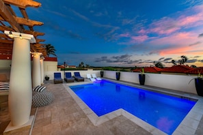 Posh Private pool of the Villa in Noord Aruba - Dive into a refreshing poolside escape - Enjoy leisurely moments in inviting pool area - Experience ultimate relaxation in poolside paradise