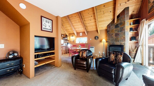 Screen, Living Room, Indoors, Room, Furniture