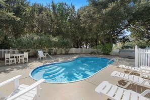 CC142: 8th And Sound | Private Pool Area