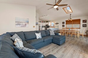 KDS2614: Y-Worry l Top Level Living Area
