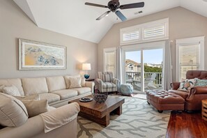 OSO36: A Ruff Life l Top Level Living Area