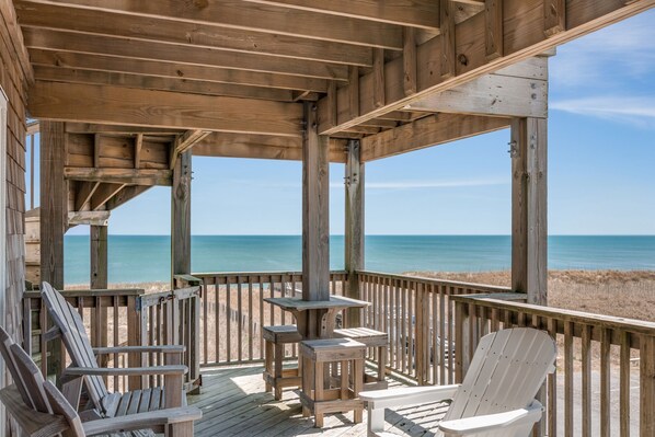 SC06: Wright Nice View | Oceanfront Deck