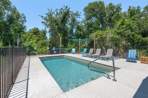 SH42: 3 Weeks On The Shores l Private Pool Area