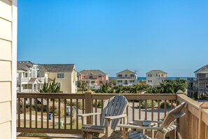 SV10: The Sandcastle By The Sea | Top Level Deck View