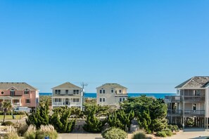 SV10: The Sandcastle By The Sea | Top Level Deck View
