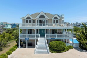 WH399: E=M(Sea)2 | Front Exterior