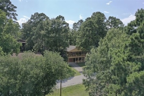 Ariel view of front of house and Harbor Dr