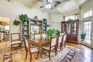 Formal Dining Room | Dishware & Flatware Provided