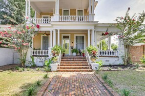 Front Entrance | 2-Story Home