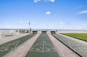 Shuffleboard 