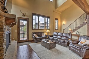 Living Room | Free WIFi