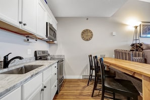 Kitchen/dining area