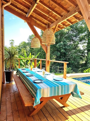 Outdoor dining