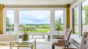 The Farmhouse Views - StayCotswold