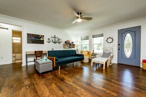 Living room with workstation and air printer