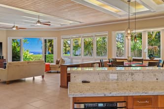 Amazing Ocean View 4 bedroom/4.5 baths with AC!